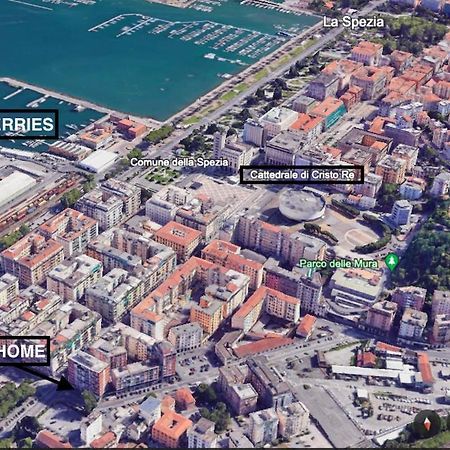 Bilocale Con Posto Auto La Chicca Del Golfo La Spezia Exterior foto